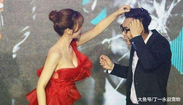 与柳岩合作的4大明星：目光无处安放手脚失调，只有他坐怀不乱