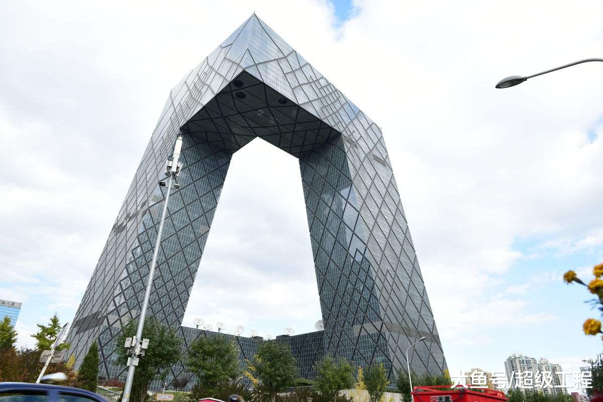 耗资200亿，中央电视台大楼被称作“大裤衩”建设难度究竟在哪？