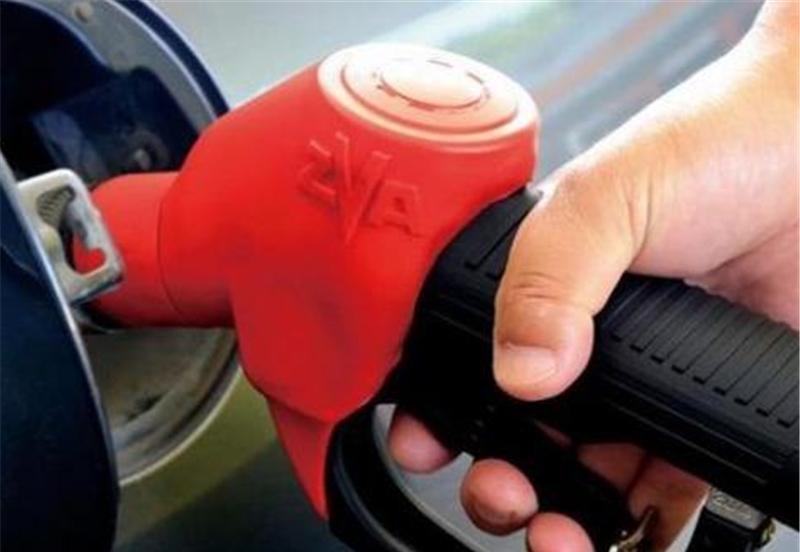 每次加油只加200元是“糟蹋”车 老司机: 这样加油才对车好!