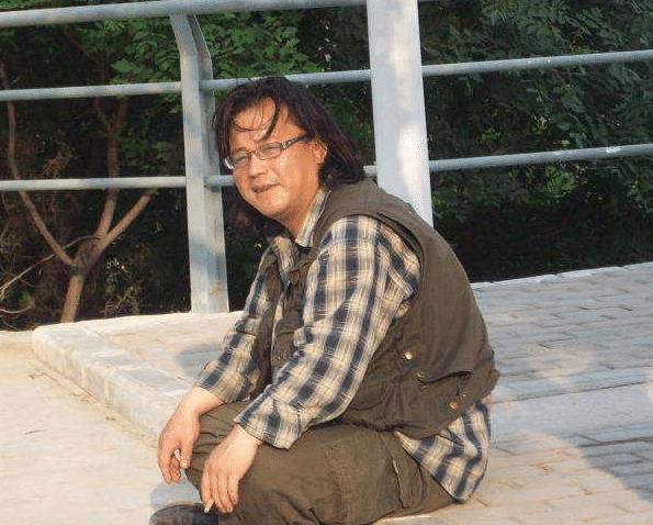 抢劫犯改邪归正写小说，结果一书封神，直接成了大神作家