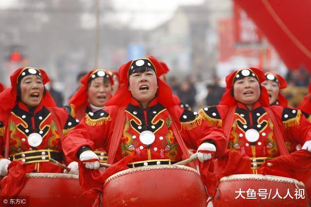 结婚那天，新娘为了2万元的下车费，在车里呆了6个小时