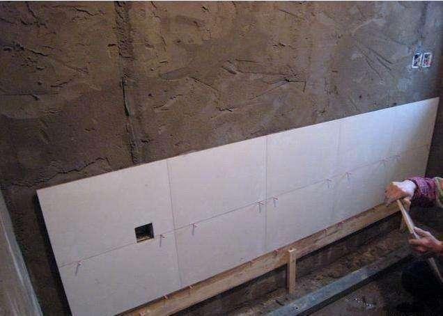 装修贴瓷砖，先铺地砖还是墙砖？老师傅说这样铺效果漂亮更实用