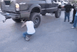 爆笑GIF：小哥哥你这样做真的很伤自尊的，就不能怜香惜玉一点嘛