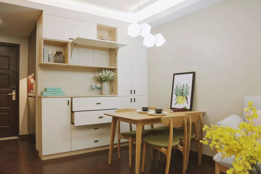 定制餐边柜，空间不浪费，看着也很美！