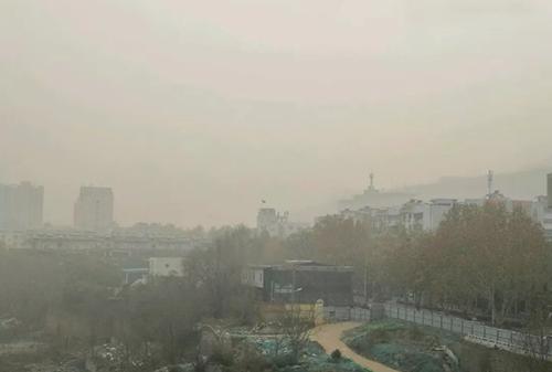受够了陕西的雾霾锁城，我终于为家人找到了一片蓝天白云之地