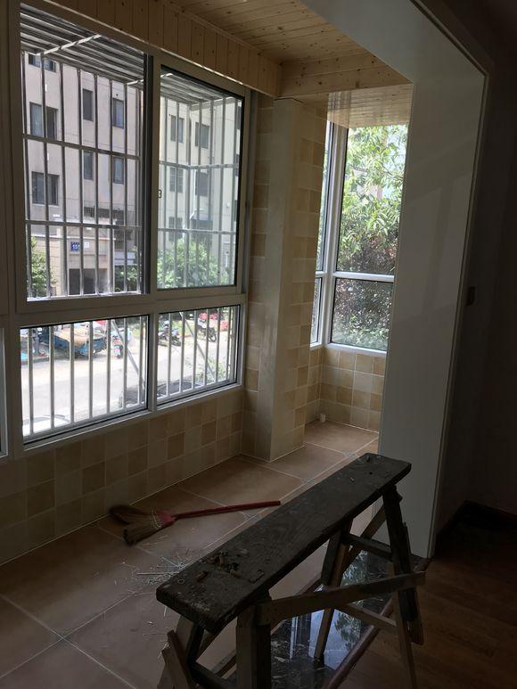 12万硬装三居室，朋友来参观后都说想好看，喜欢我的手工床!