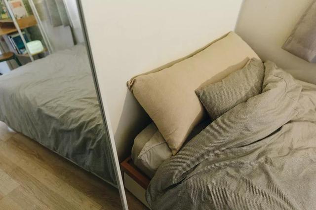 小姐姐为省钱租12㎡单间，动手大改造，房东看见后竟主动减租！