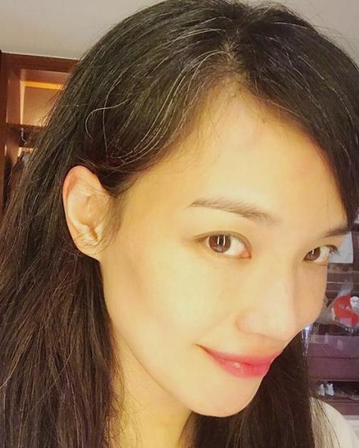 舒淇首次曝出自己的家，在家从来不化妆，难怪43岁还保养那么好