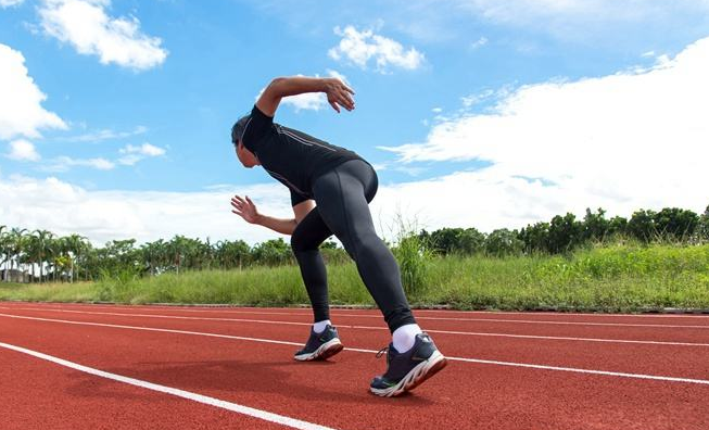 间歇训练是一种特殊的训练方式，可以促进新陈代谢，帮你更好的减肥