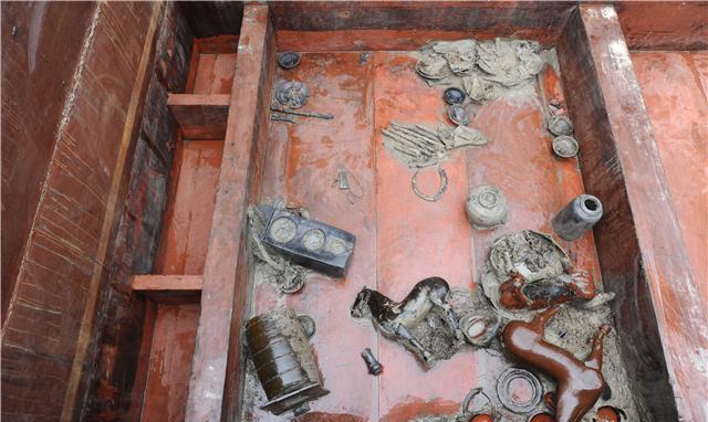 古墓出土920枚楚竹简, 让失传千年“九阴真经”横空出世动摇医界