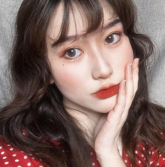 让Dior都羞愧的“贵妇级”口红，每7s售出一支，网友：不卡唇纹巨显白