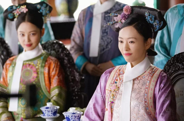 ?小章子怡和辛芷蕾撞衫，二人别具特色