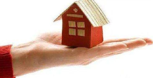 買房首選純住宅的房子，帶底商的房子公攤大，買了準虧