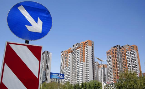 楼市全面降温，现在还能买房吗？专家认为房价下跌30%才合理