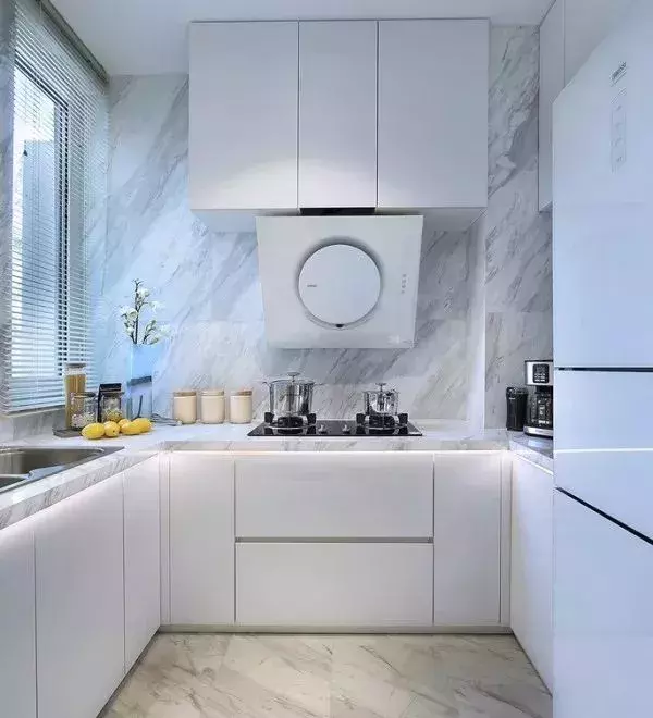 厨房占据的面积不大, 但在设计上却不能含糊