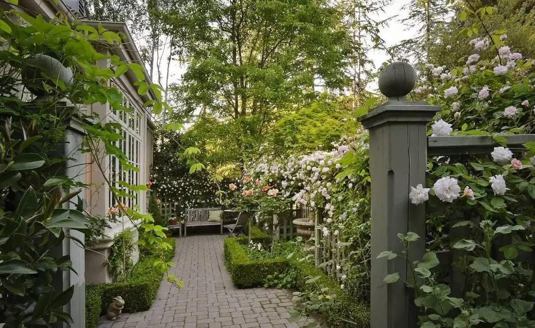 买了一楼带小院的房子，太后悔……