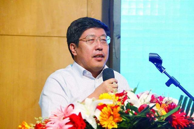 大佬喊话：房地产不能再疯狂发展，高房价必须得到叫停！你咋看？