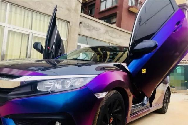 小伙花15万买了台思域就去改装，女友：再改也成不了跑车