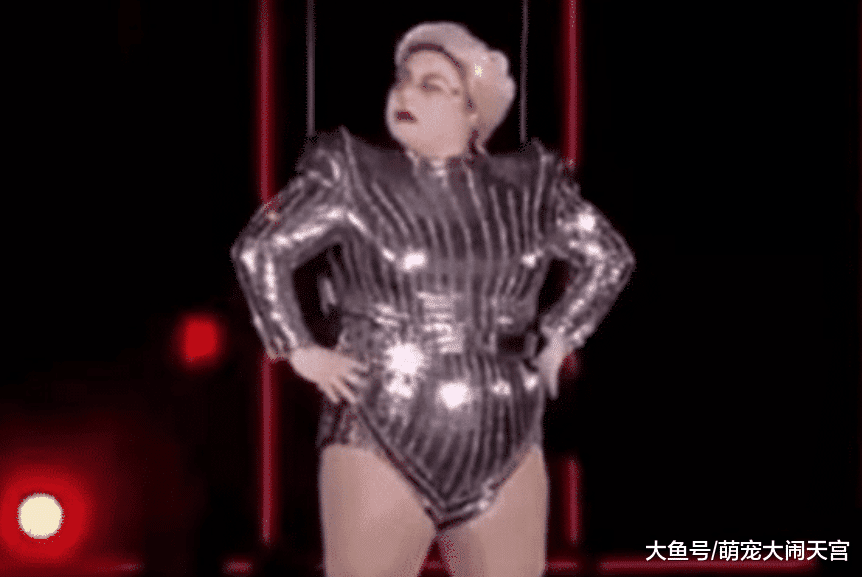 韩红自称当年是大学校花，大家以为开玩笑，晒出照片被惊艳到了