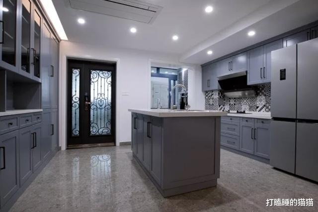 为20㎡小院，坚持买下203㎡底楼复式，完工变简约小豪宅，太值了