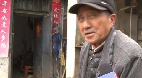 南昌78岁老人悉心照顾瘫痪妻子26年