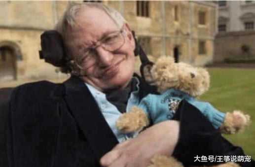 霍金专用轮椅到底暗藏多少逆天黑科技？网友：看了想坐轮椅！