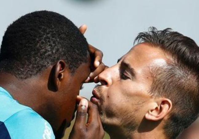 吹进眼睛里的脏东西如果没揉出来，最后都到哪儿去了？