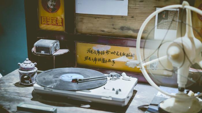 “女婿，我儿子要结婚，你送套房”“没问题，只要他还的起房贷”