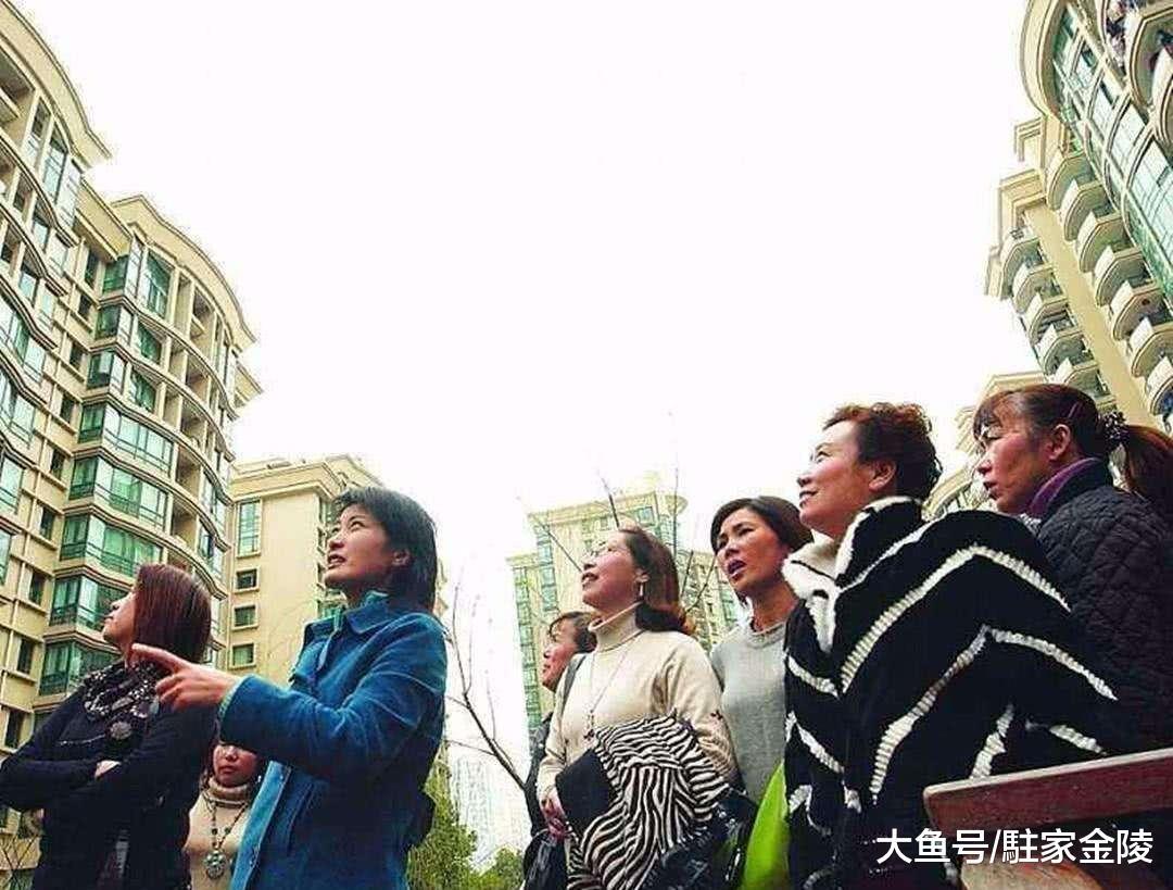 房子不是谁出资归谁？婚后加了老婆名字，离婚怎么也能分一半？