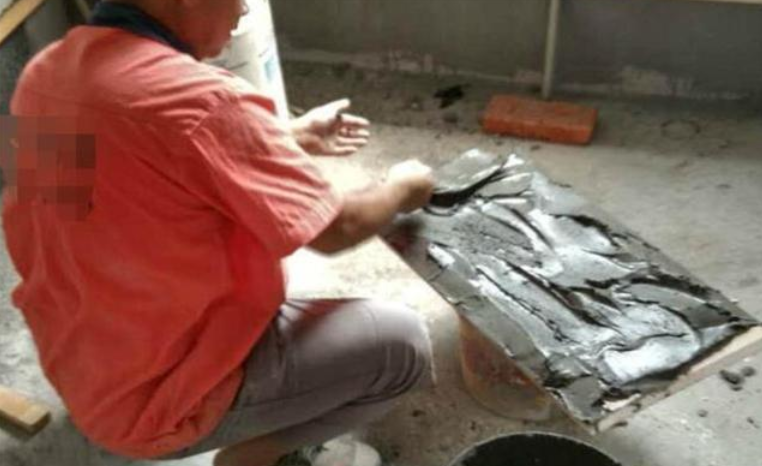 又是瓷砖导致出的问题，当听到师傅的话后，我真想让他走人