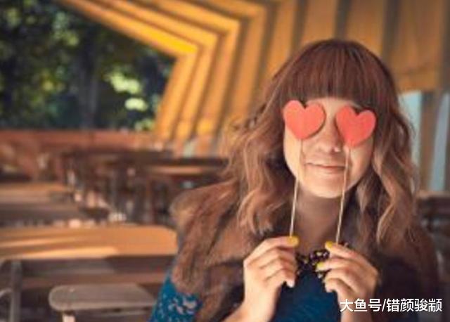 心理学：当你身边的人对你有这三种表现的时候，说明她在嫉妒你