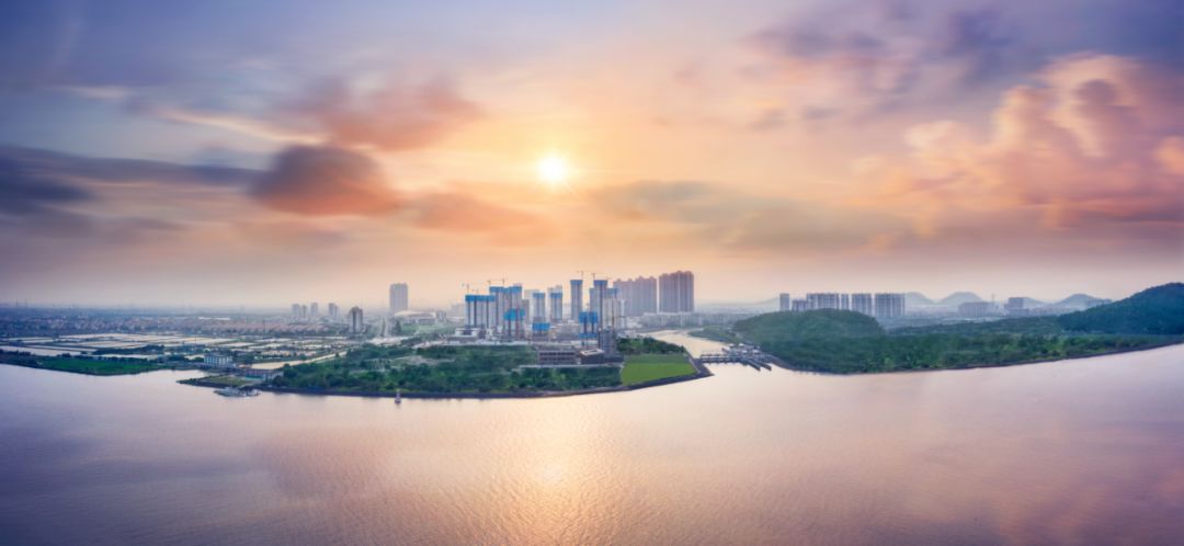 首期15万起，买江景四房！门口三地铁，还带省级学位