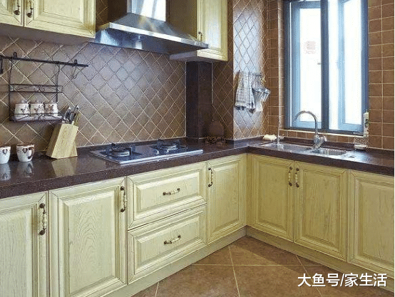 装橱柜切记不要省掉这东西，我家当初为了省钱，后来真想拆了重装