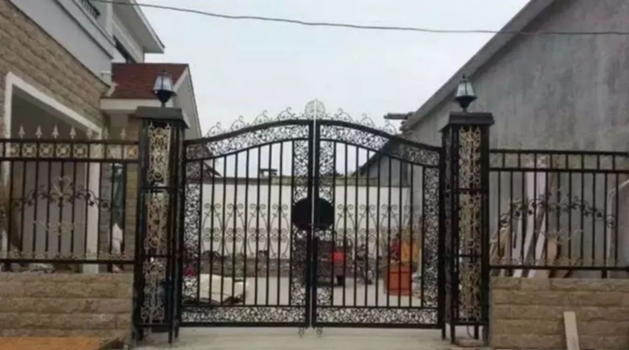 在农村不用砖瓦，竟然全用轻钢材料来建房子！