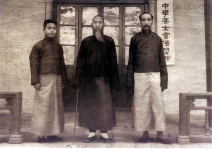 孙禄堂是独一无二的，他是武学大师，也是后人熟知的那个“虎头少保”！