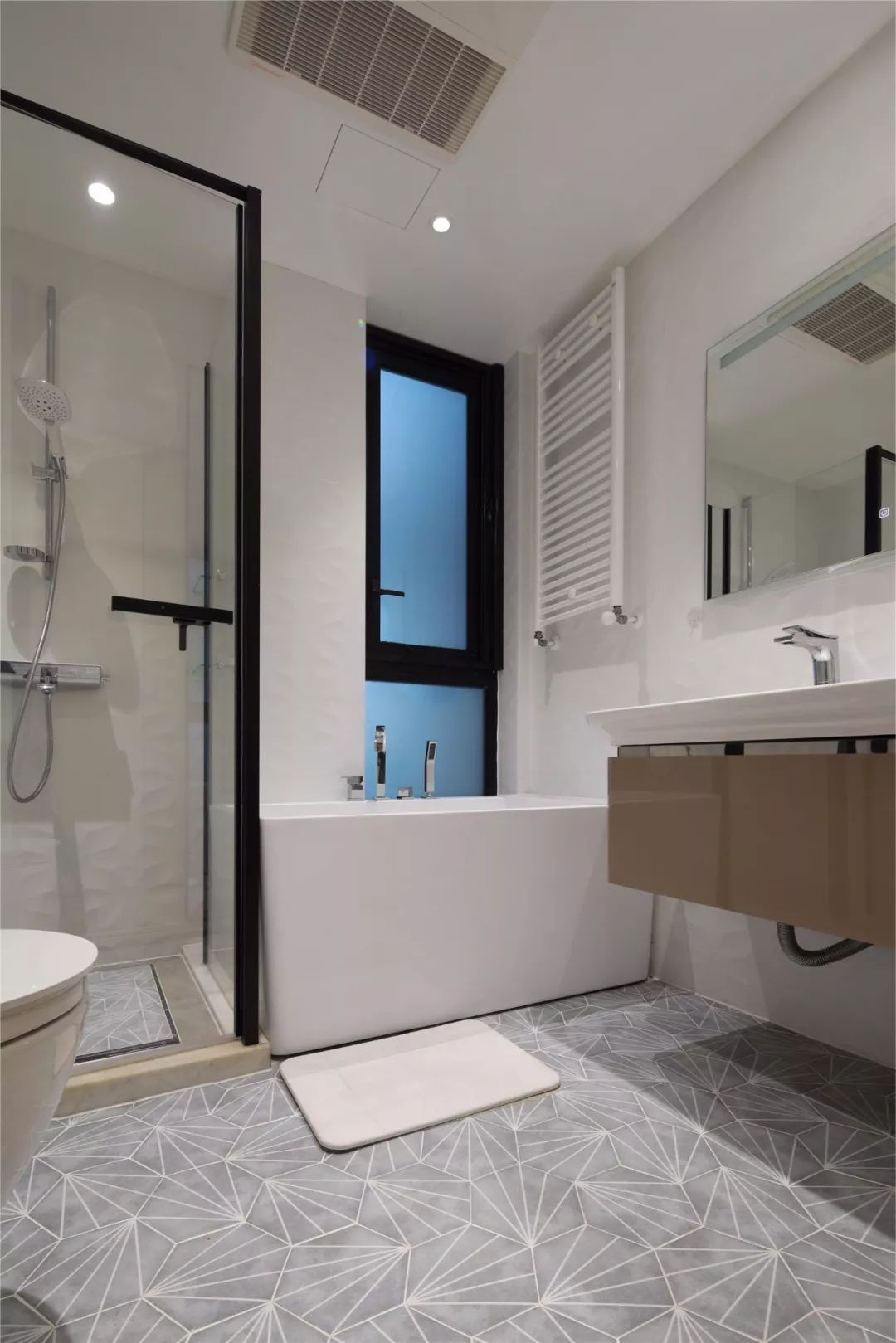 卫生间吊顶，除了铝扣板，还能怎么办？