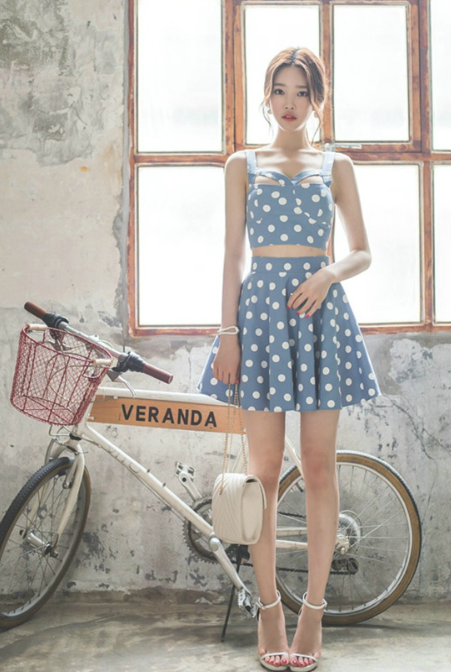 可爱姑娘，你这装扮可够小清新的