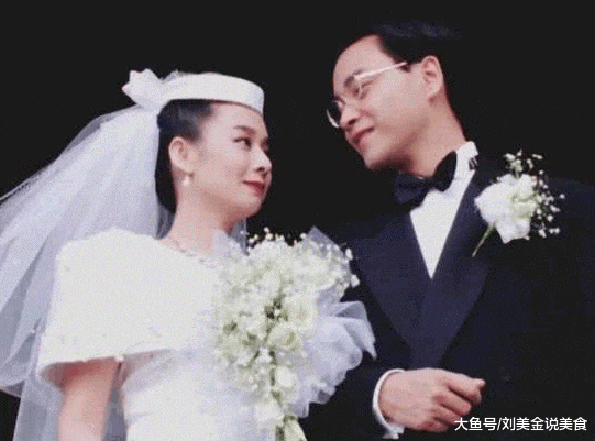 网站首页 阅娱坛在1977年的时候,张国荣见到毛舜筠之后一见倾心,那个