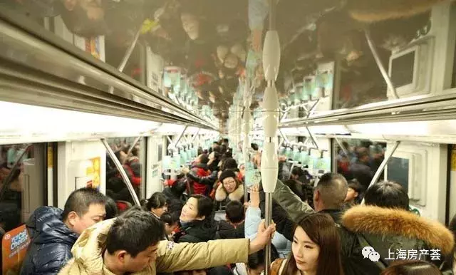 在魔都, 挤地铁到底是种什么体验? 论沪上各大轨交的拥挤度(上)