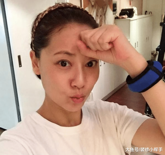 看看張衛健在香港的家，名氣這么大的明星，房子卻像普通人家