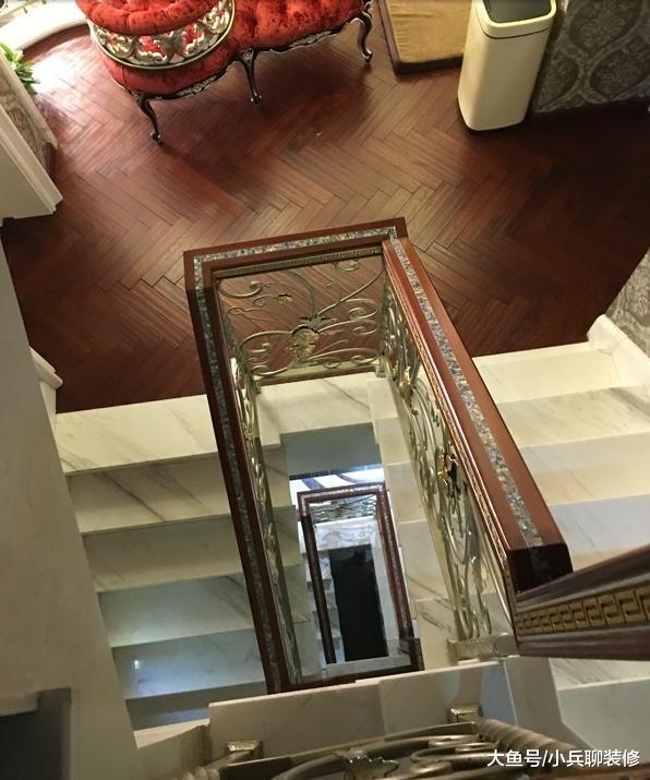 晒晒朋友花200w装修380平新家，光设计费就30w，土就一个字啊！