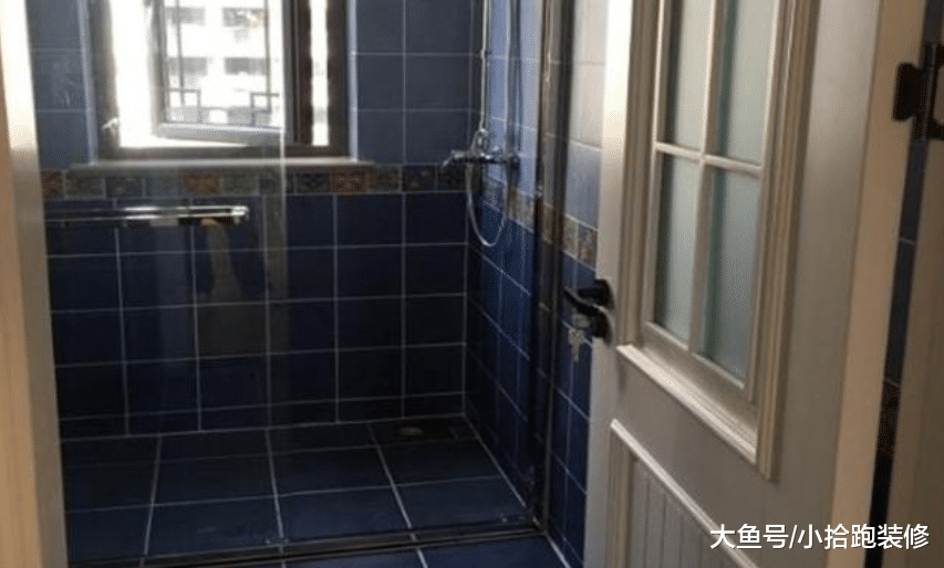 地磚縫沒清理，瓦工讓這樣做，而美縫師傅直說：讓他自己試試