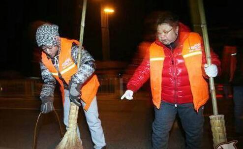 张一山叫韩红姑姑也就算了, 父亲的身份更是不简单