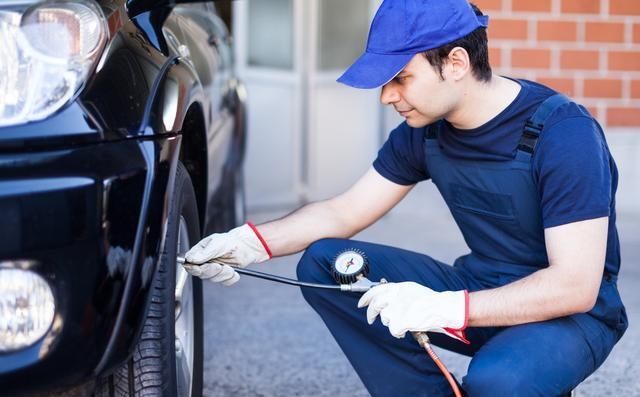 夏季高温，开车如何防止爆胎？这4个要点是关键，赶快来看看吧