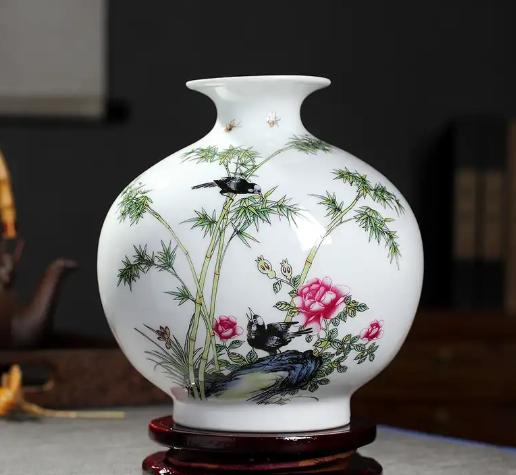 客厅摆件很多，却总觉得不上档次？建议参考这几种，待客更有品位