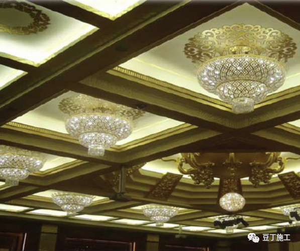 电箱、管道、管内穿线这样施工，甲方、监理都为这个工程项目喝彩