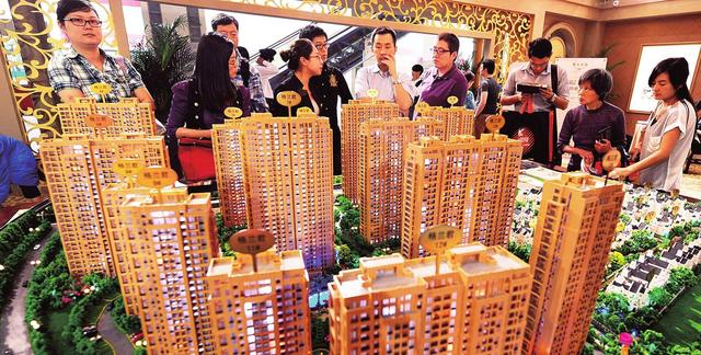 揭秘炒房客常用抬价套路，价格从1万涨到2万，房价就这样上去了