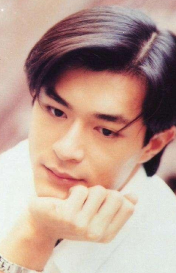 娱乐圈的神仙颜值，蔡徐坤、吴亦凡、上榜！