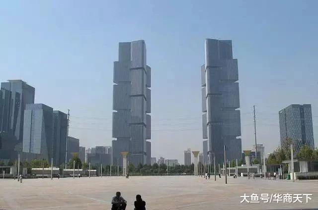 租房难，被房东赶来赶去；买房更难，凑了首付，每月工资不够房贷