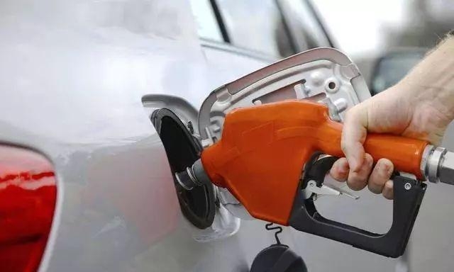 为什么加油站老有人推销“燃油宝”？老司机教你这句话打发走